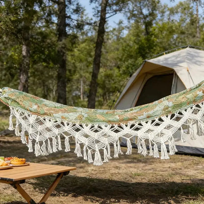 The new Bohemian-style fringed single-person and double-person hammocks are suitable for outdoor garden camping. They come with Zenn Organics Inc