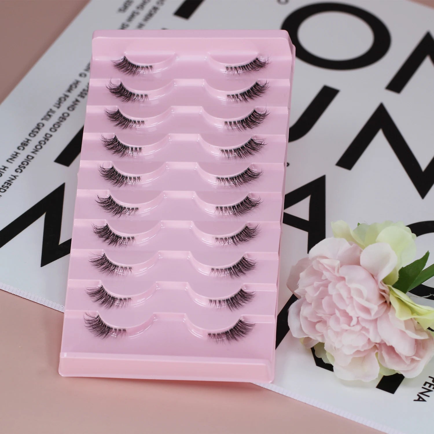 Half eyelashes, natural appearance 10 pairs of thick cat eyelashes 10mm Wispy eyelashes with short false eyelashes 3D04-10F Zenn Organics Inc